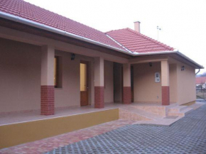 Гостиница Dapsy Apartmanház  Йосфавё